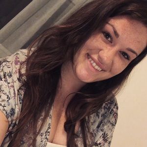 Meet your Posher, Caitlan